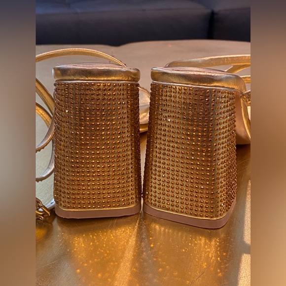 NWT Zara Gold Block Heel Sandals. Size 37 - Picture 9 of 16